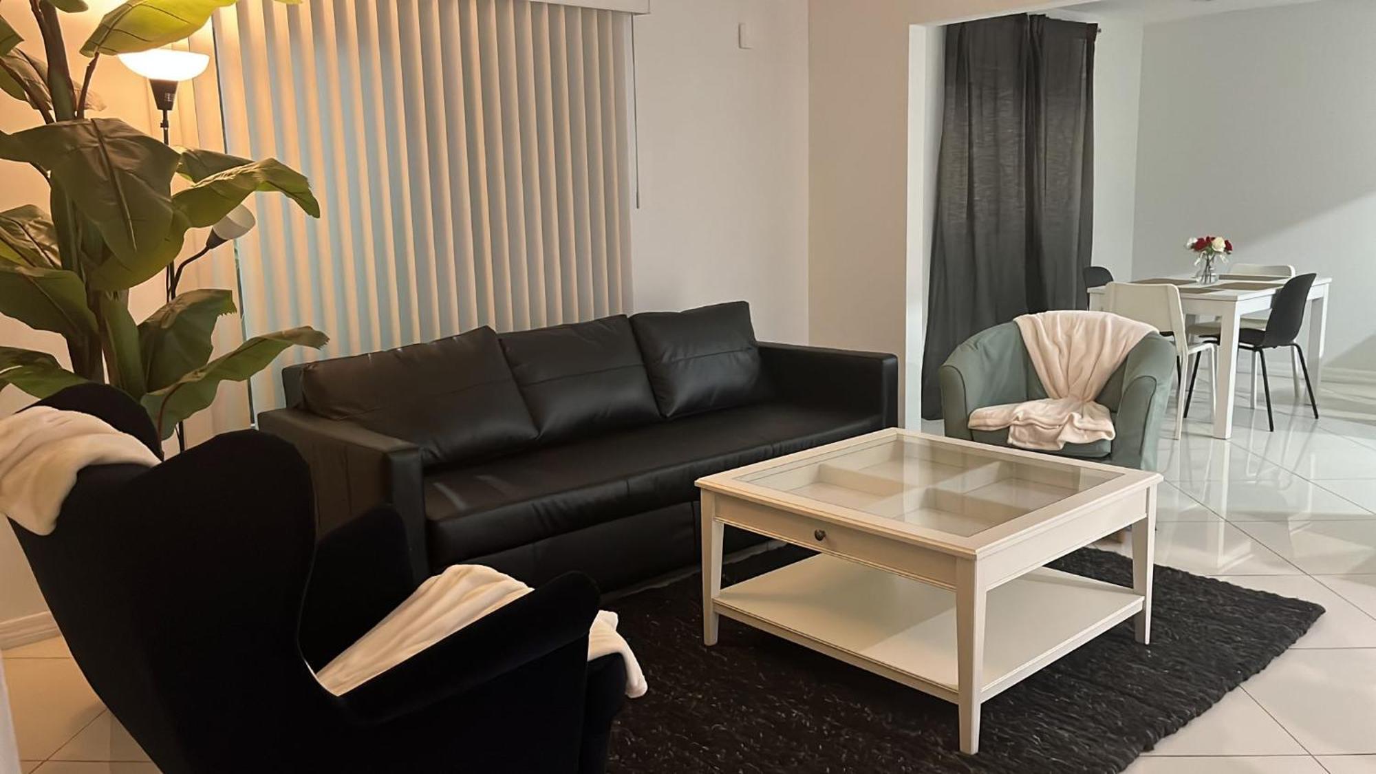 Beautiful, Fully Furnished 4Bed 2Bath House - 5 Minute Walk To Miracle Mile Downtown Coral Gables Villa Miami Exterior photo