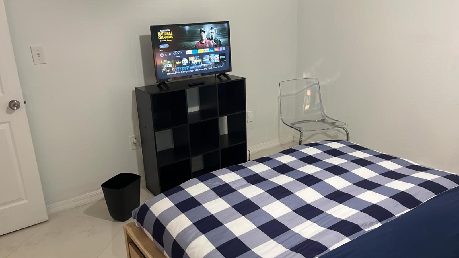 Beautiful, Fully Furnished 4Bed 2Bath House - 5 Minute Walk To Miracle Mile Downtown Coral Gables Villa Miami Exterior photo